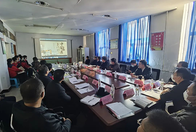 孙东深入半岛网页版制药有限责任公司主持召开现场